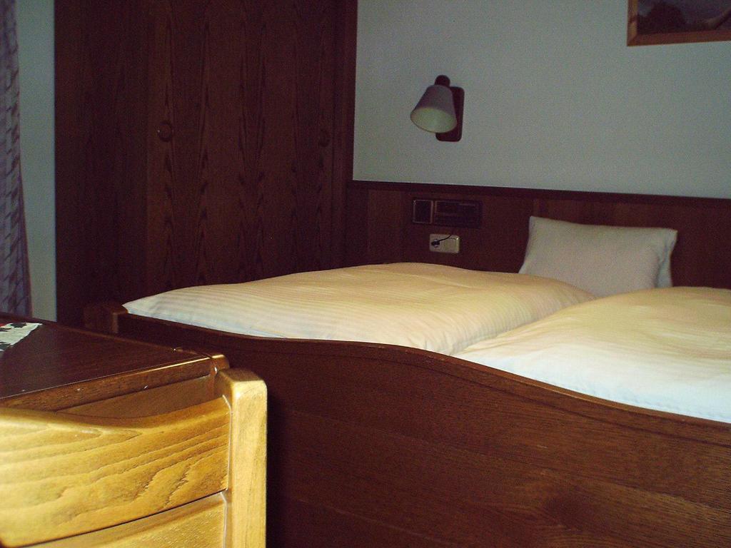 Gasthof Zur Einkehr Sankt Leonhard im Pitztal Værelse billede